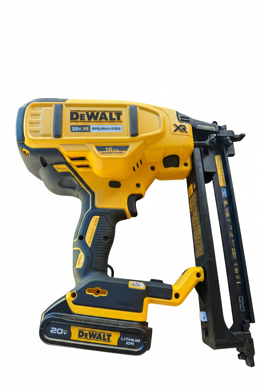 New DEWALT 20V MAX XR 16 GA Cordless Straight Finish Nailer (Tool and Battery) no charger