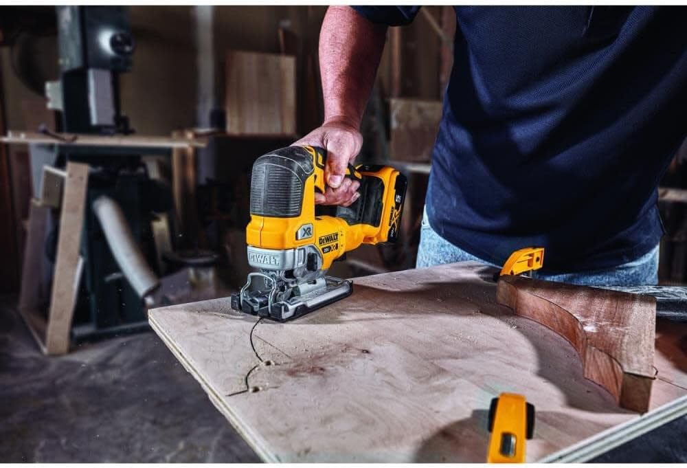 NEW DEWALT 20V MAX XR Jig Saw Cordless, Brushless Motor, LED Light, Bare Tool Only (DCS334B)
