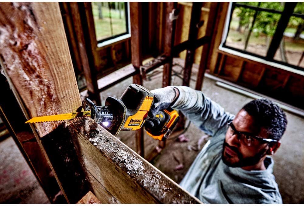 NEW DeWalt DCS369B ATOMIC 20V MAX Cordless One-Handed Reciprocating Saw ( Tool Only)
