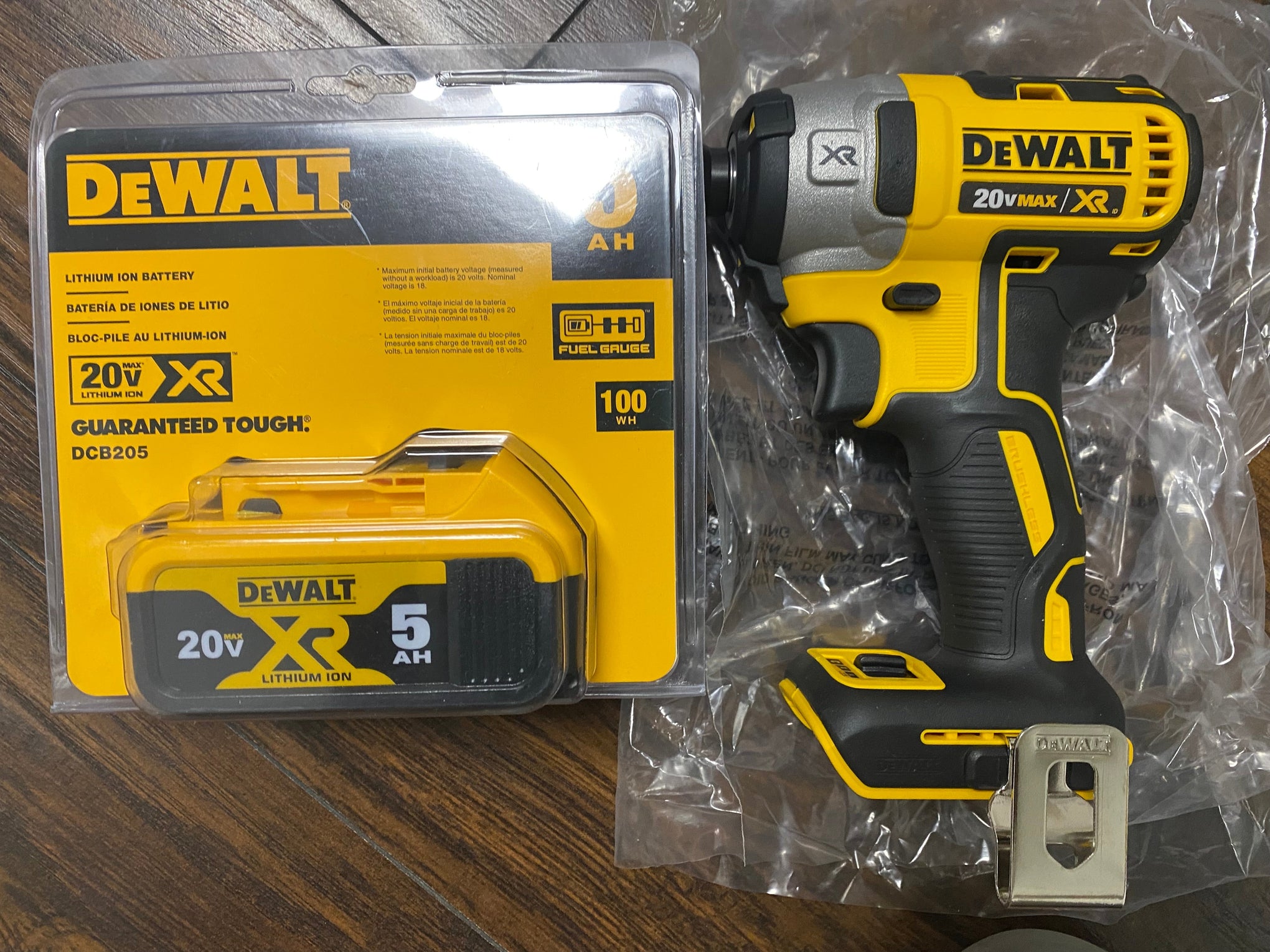 Open Box Dewalt 20V XR Impact 1/4 DCF887 - 3 Speed with Battery XR 5.0