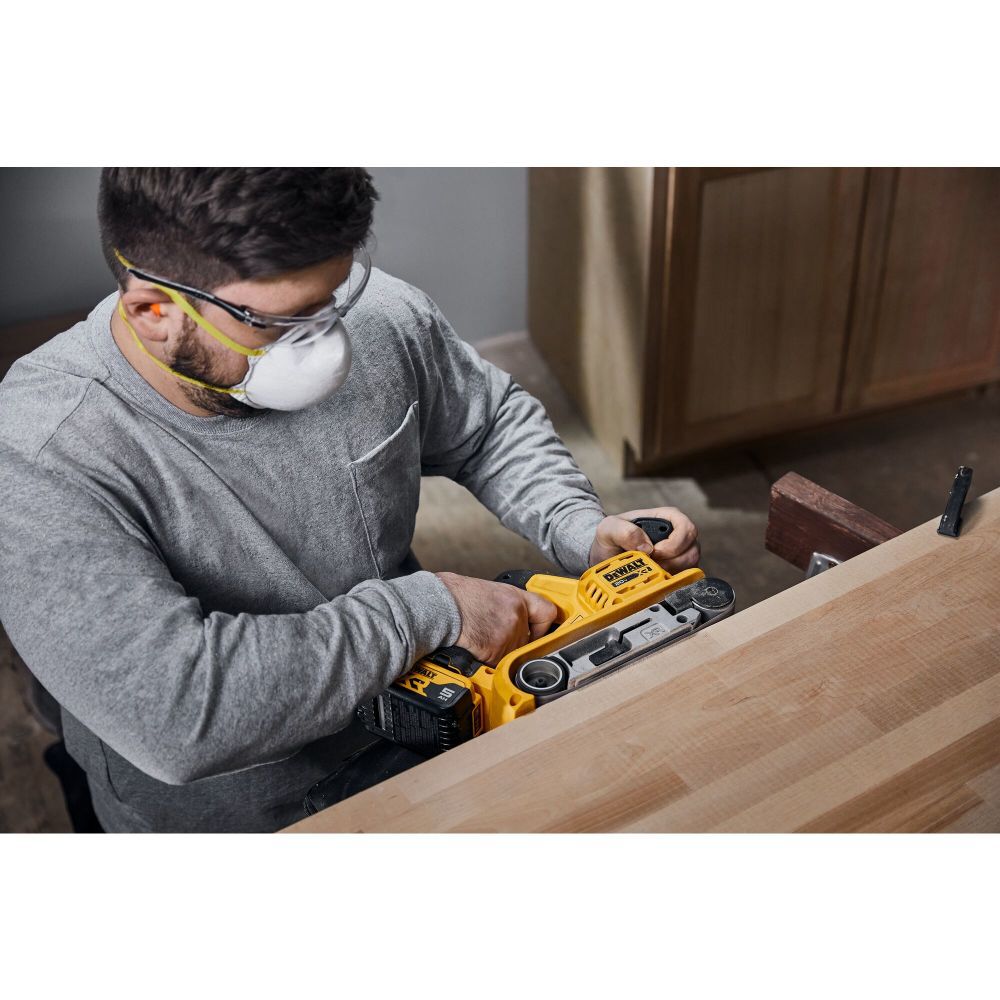NEW DEWALT XR 20V MAX 3 in x 21 in Belt Sander (Bare Tool)